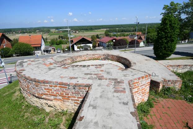 Veliko otkriće u Čazmi, ispod Gradskog muzeja nađeni ostaci biskupske utvrde iz 13. stoljeća