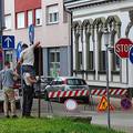 FOTO Kad ti je kolega oslonac: Radnici u Slavonskom Brodu do znaka lako mogu i bez ljestvi