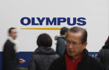 Uhitili bivšeg šefa Olympusa i još šestoricu zbog pronevjere
