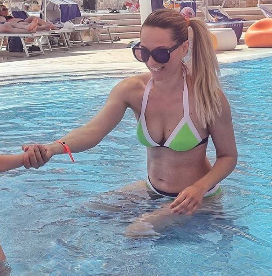 Ljetne radosti: Pokazale su obline  u bikiniju, ali i bez njega