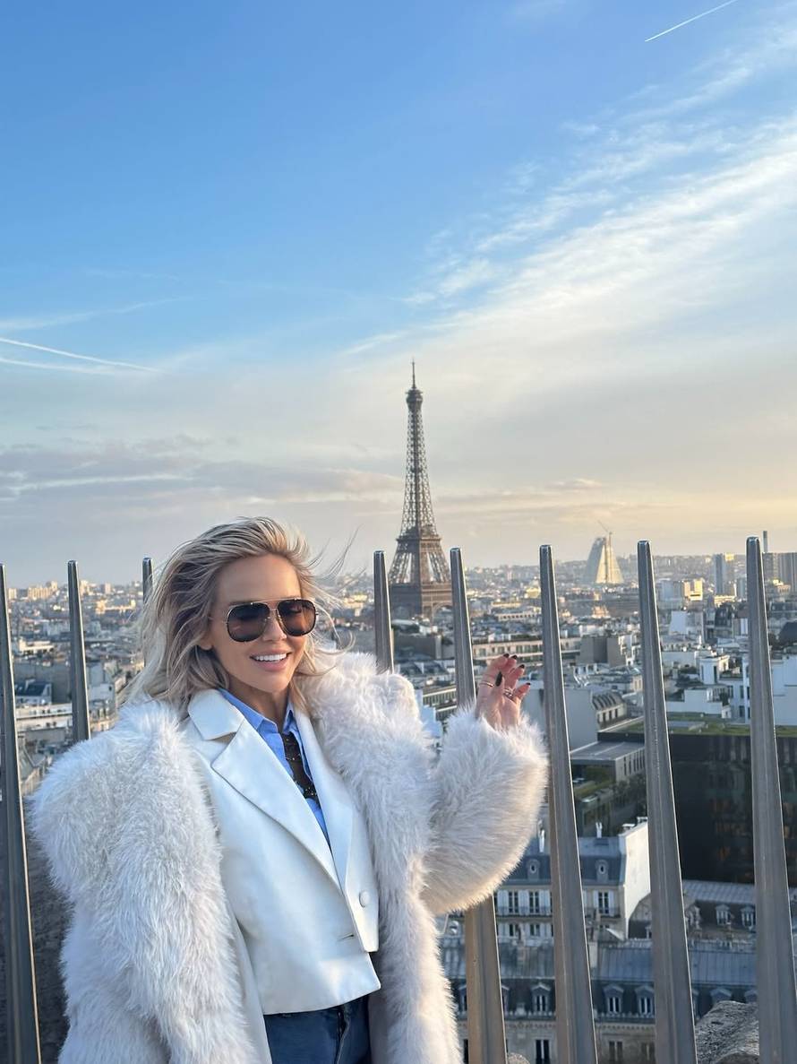 FOTO Pogledajte u čemu se nakon romantičnog vikenda u Parizu s Majom vozio Šime Elez