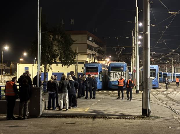 GALERIJA Sve je stalo u Zagrebu zbog štrajka: Od kamiona do tramvaja, ulice su prazne
