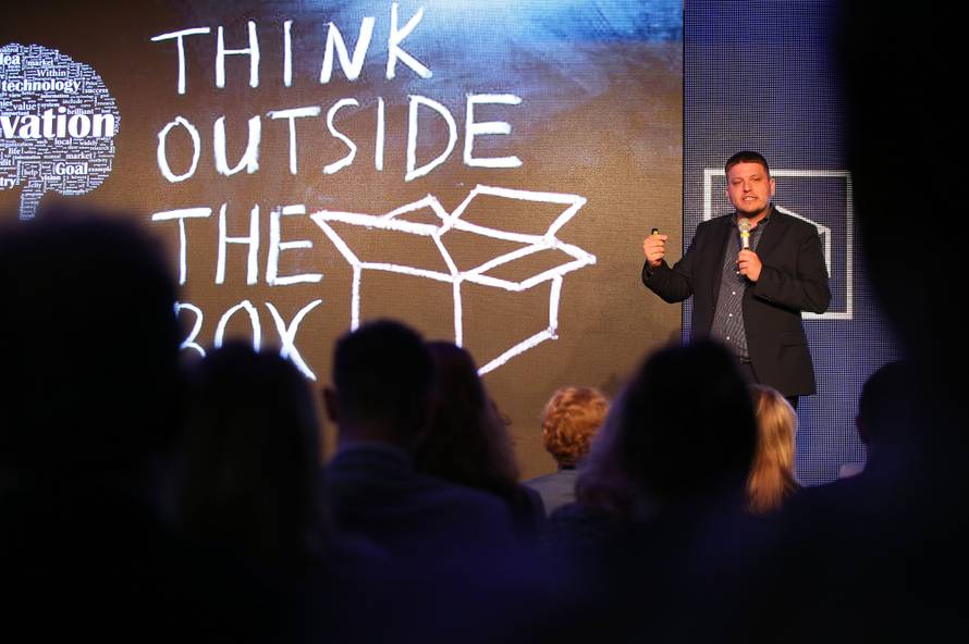 Kralj: 'Svijet neće stati jer mi nismo promijenili kurikulume'