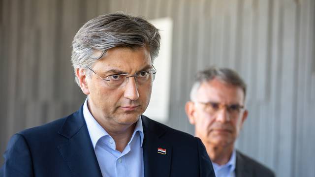 Kanfanar: Premijer Plenković obišao Tvornicu duhana Rovinj