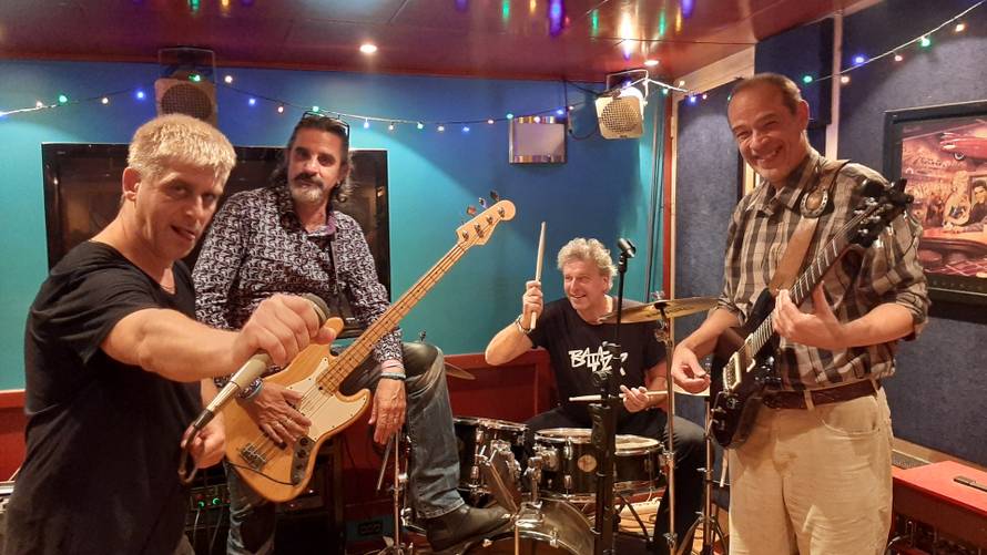 Daleka obala opet snima nakon 20 godina, Ban im je podrška...