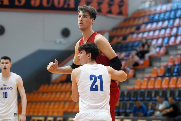 Šibenik: Guinessov rekorder, 17-godišnji kanadski košarkaš Olivier Rioux, visok je 231cm
