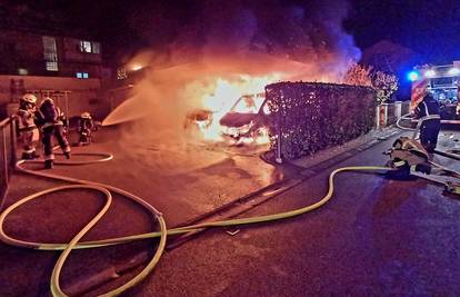 Gorjeli auti u Zagrebu: 'Vidi se da netko prilazi i potpaljuje'