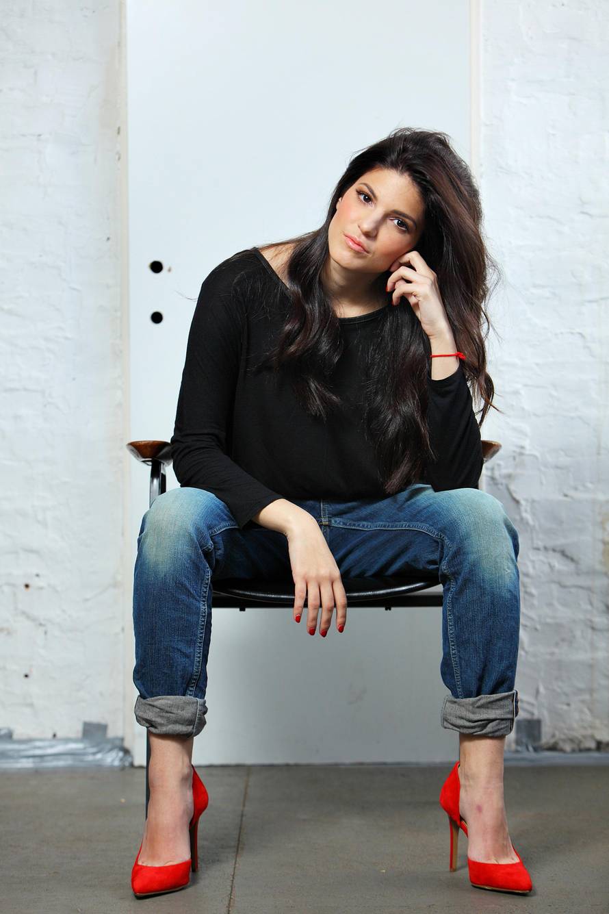 Ljudi kritiziraju izvođače Dore i njihove pjesme: 'Što je ovo? Predstavnice Velike Britanije?!'