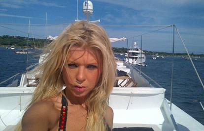 Sretna i zdrava: Tara Reid se oporavila, pustili je iz bolnice