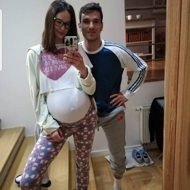 FOTO Ovo su djevojke koje su osvojile srca naših košarkaša