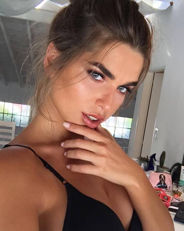 FOTO Atraktivna Argentinka ili brazilska bomba? Bernal i Karol zaludjele su društvene mreže...