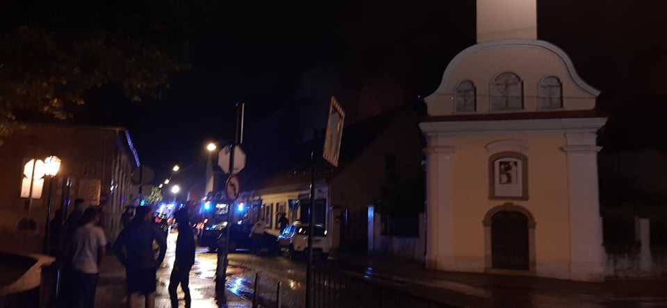 Vatru gasili s  9 vozila: Izgorio je krov i dio restorana  Baltazar