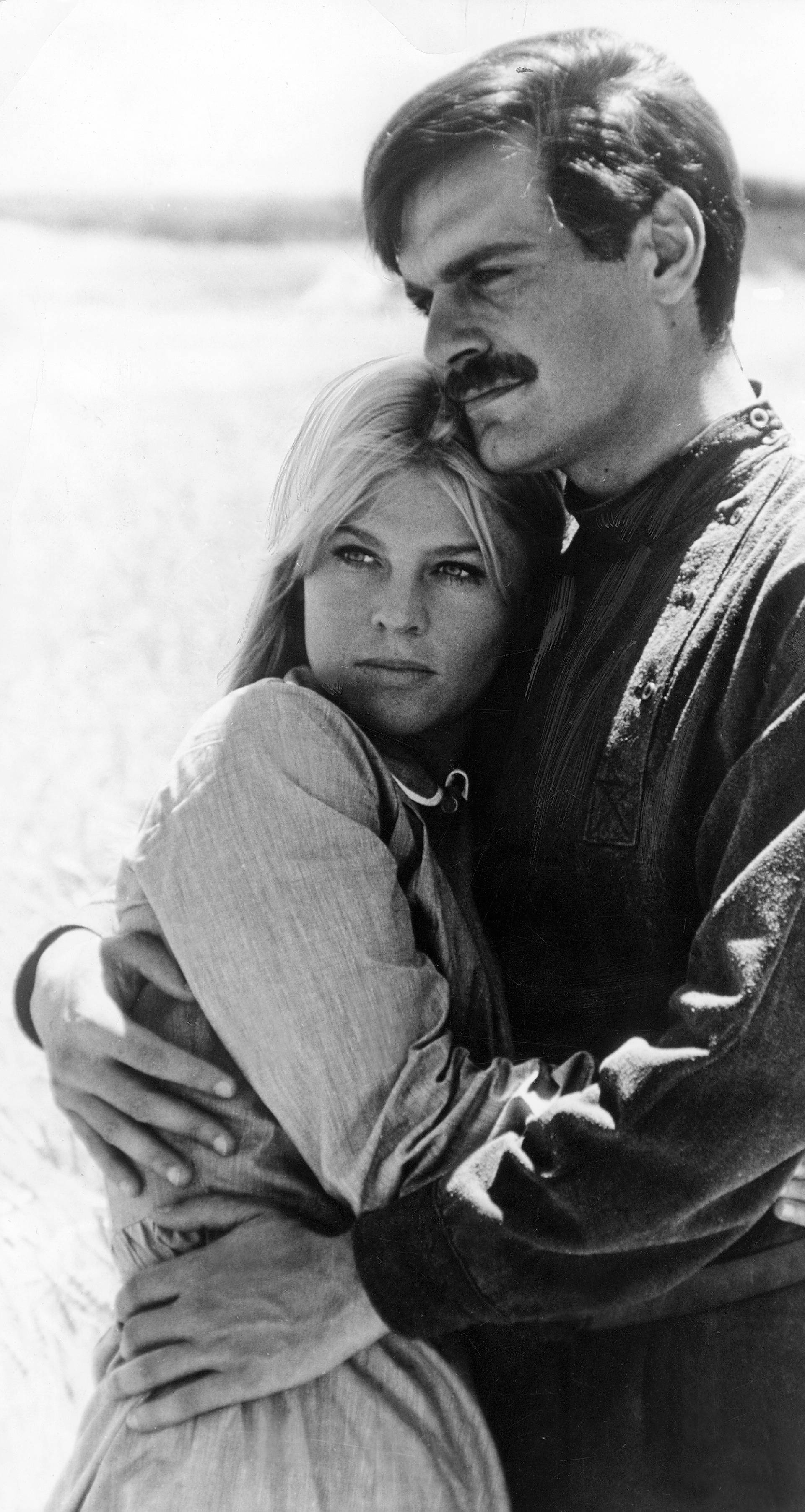 Sharif, Omar - Actor, Egypt - Scene from the movie 'Doctor Zhivago'' as Doctor Zhivago with Julie Cristie as Lara Direc