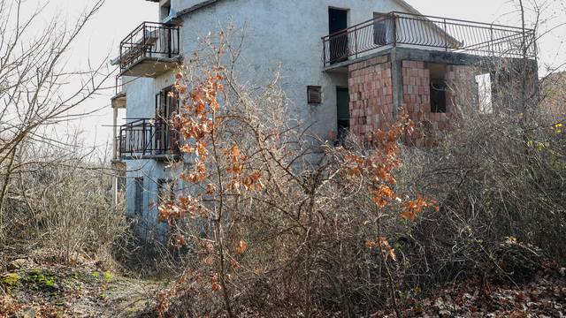 Suhač: Zapuštena kuća Ivana Bulja koji je prije 22 godine ubio Anđelu Bešlić