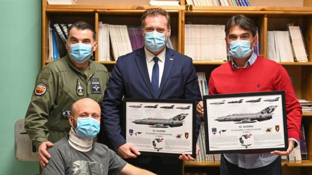 Banožić i Dalić posjetili pilota ozlijeđenog u padu aviona MiG-21 kod Voćina: Vi ste inspiracija!
