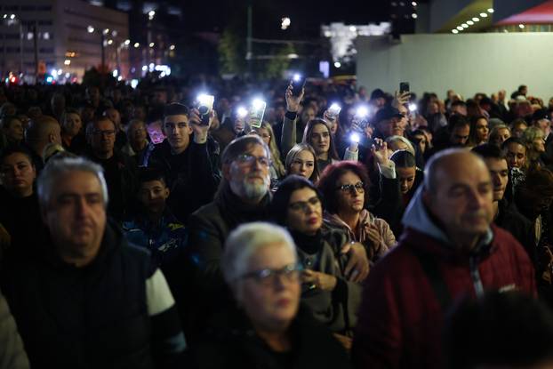 Suze i pjesma u Sarajevu u čast Halidu Bešliću 