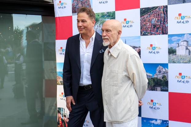 Alexandria: John  Malkovich iznenadio Vatrene u hotelu Aka