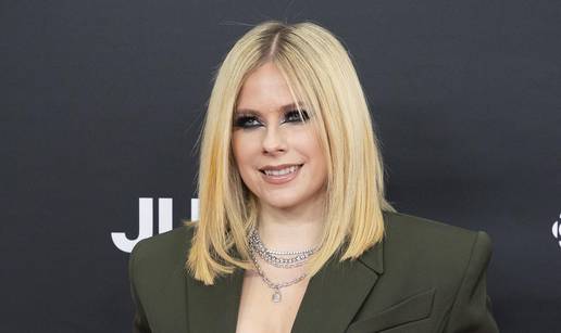 Avril Lavigne o bizarnoj teoriji da ju je zamijenila dvojnica: 'To je jednostavno smiješno...'