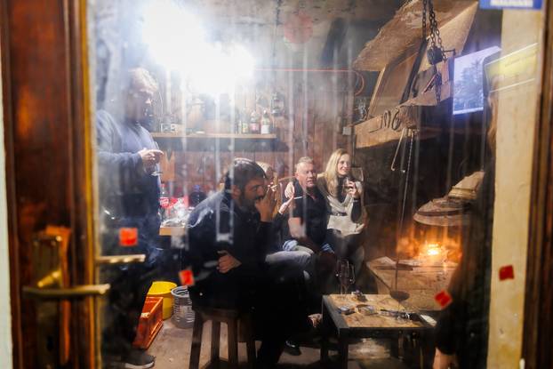 Glavice: Doček izbornih rezultata kod obitelji Zorana Milanovića