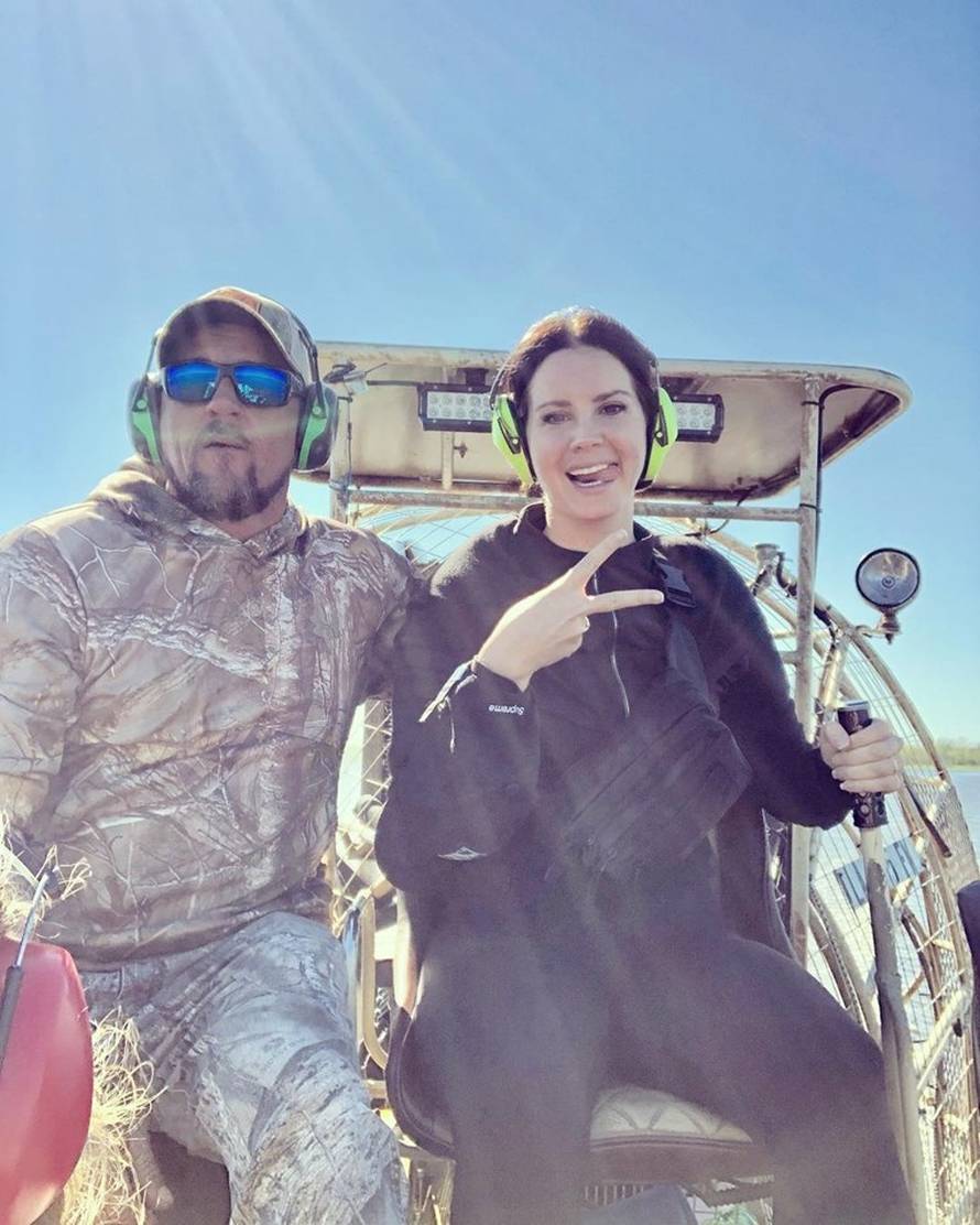 Ovo je novi dečko Lane del Rey: Voli se hrvati s aligatorima...