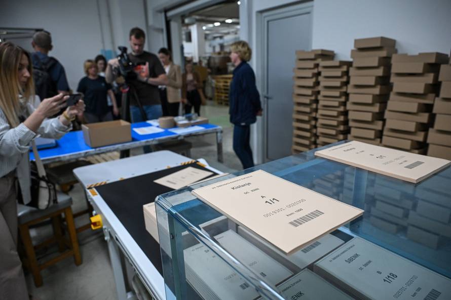 Zagreb: U tiskari Narodnih novina tiskaju se listići za lokalne izbore 2025.