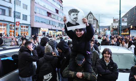 FOTO Protest u Sarajevu nakon tramvajske nesre&cacute;e: Ako nas sve ubijete, od koga &cacute;ete krasti?