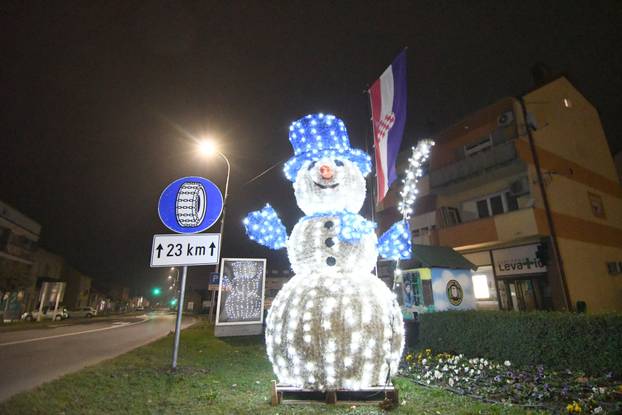 Grubišno Polje: Središte grada zabljesnulo u Adventskom ruhu