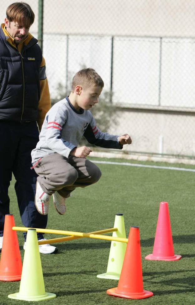 ARHIVA - Nikola Vlašić na treningu malih dječaka, 2005.