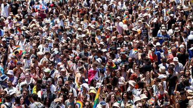 Desetci tisuća ljudi u povorci ponosa u Tel Avivu: Traju i prosvjedi protiv ministra