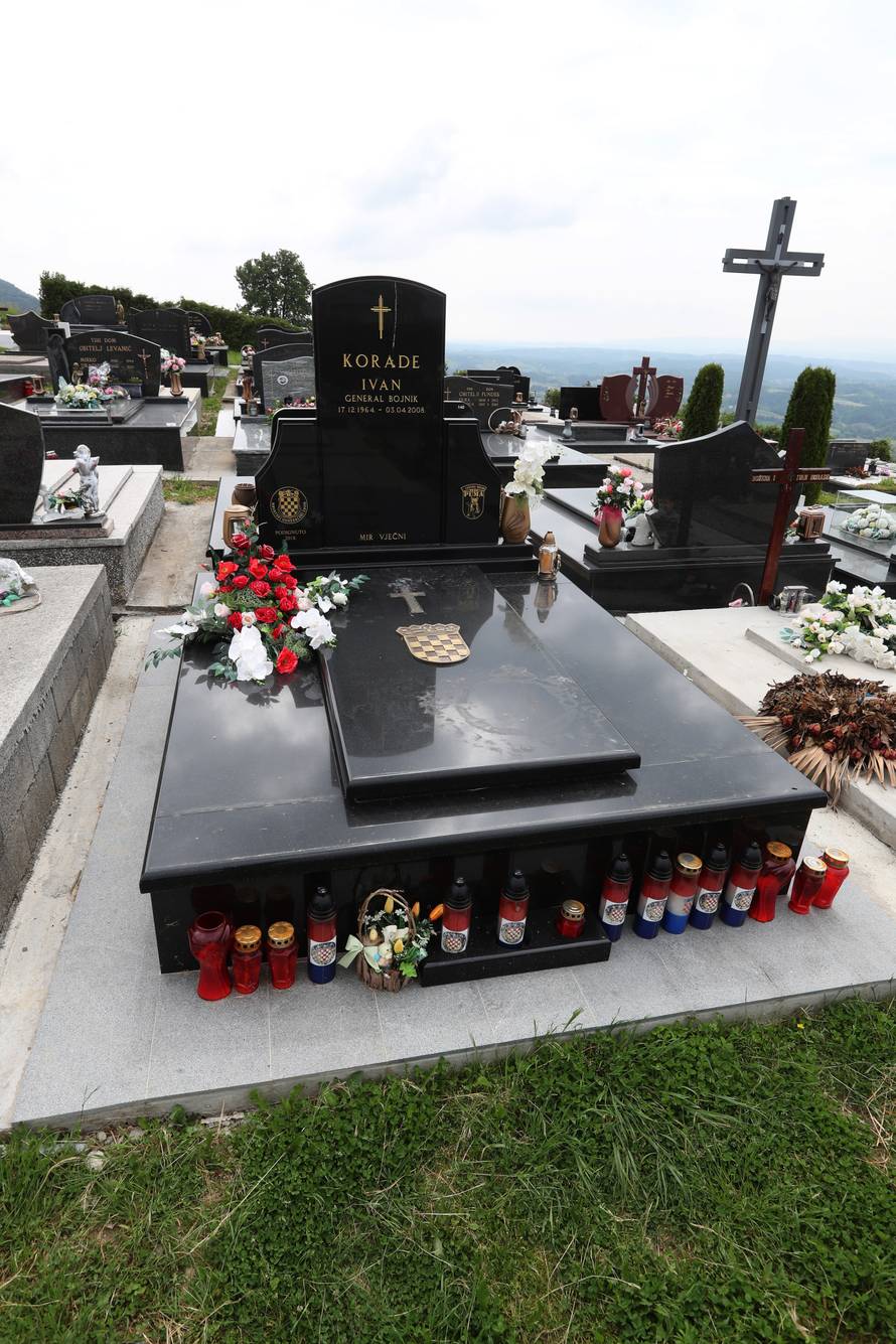 Obitelji Koradeovih žrtava: Ubojici spomenik, a nama bol