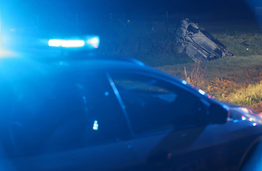 Gornja Drenova: Jedna osoba poginula u slijetanju vozila u kanal uz cestu