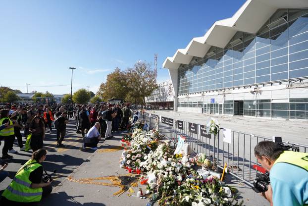 Novi Sad utihnuo na 16 minuta za sve poginule u nesreći u padu nadstrešnice