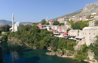 Psihički bolesnik pucao je iz strojnice po centru Mostara