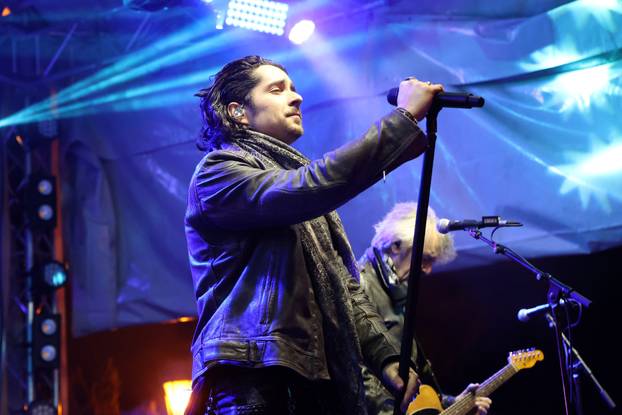 Šibenik: Šibenska Adventura zapo?ela koncertom Parnog valjka u perivoju Roberta Visianija