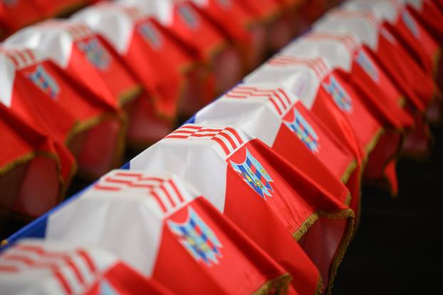 Komemoracija u povodu pokopa 500 hrvatskih žrtava u Donjem Maclju