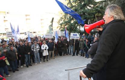 Ogorčeni radnici Dalmacijavina najavili dolazak na Markov trg