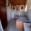 Kućica od 30 m2 kod Rovinja za 290.000 €! U cijeni je i zemlja, a evo gdje se tuširate i spavate