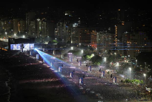 Shakira holds open concert at Copacabana beach in Rio de Janeiro