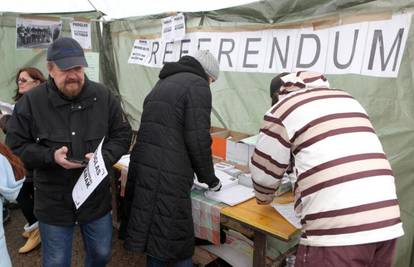 Referendumski ustanak: Čak 400.000 potpisa je prikupljeno