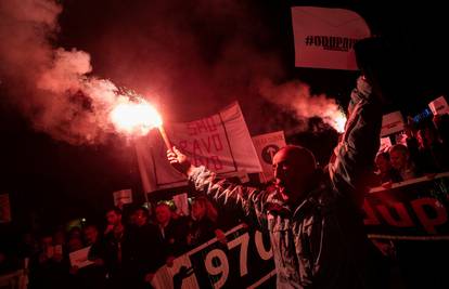 Prosvjedi u Podgorici: Građani traže ostavku predsjednika