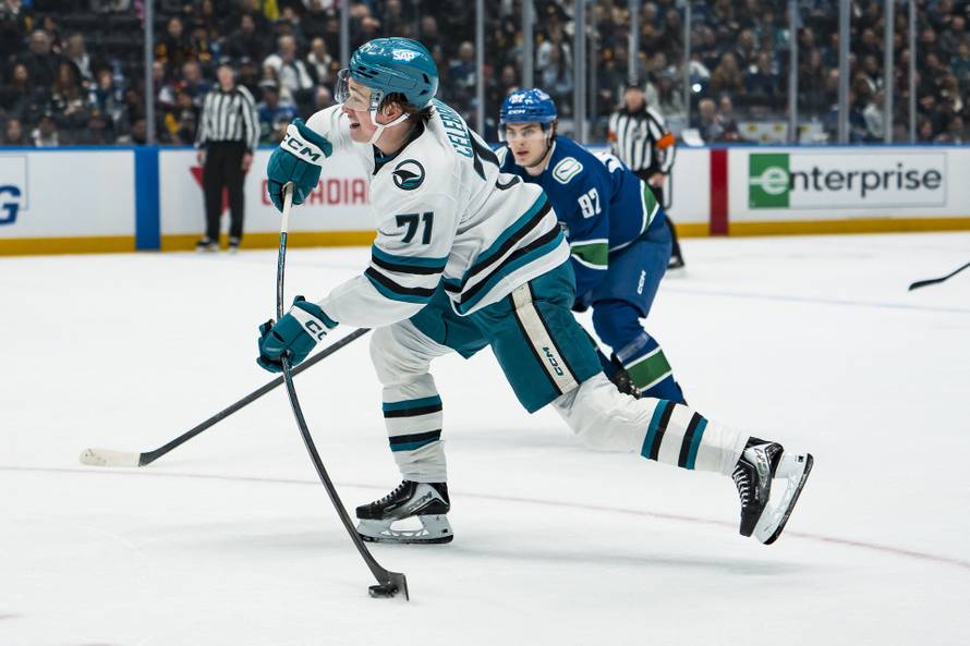 NHL: San Jose Sharks at Vancouver Canucks