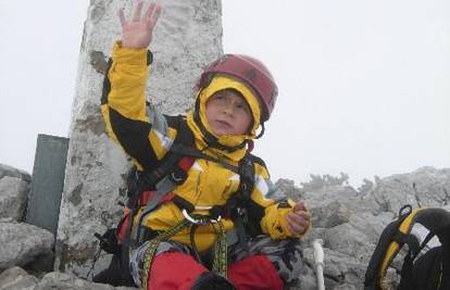 Dječak (5) osvojio najviši planinski vrh Hrvatske
