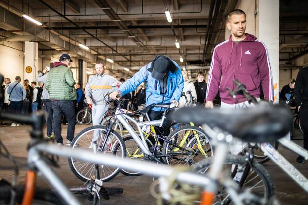 Zagrebačka policija organizirala je  javnu prodaju pronađenih predmeta kojima je istekao rok čuvanja