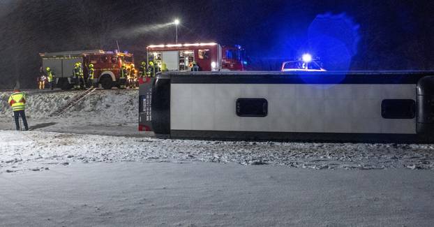 Gust of wind topples over bus - eight injured