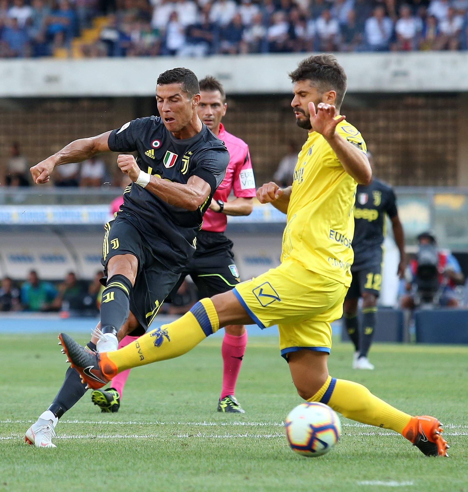 Verona, 18.08.2018, firo, Football, International, SERIES A, season 2018/2019, AC Chievo Verona - Juventus,