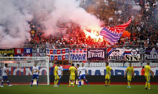 Hajduku dvostruko veća kazna nego Dinamu zbog pirotehnike