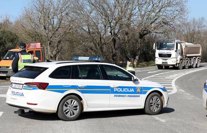 Maloljetni biciklist naletio na auto iz suprotnog smjera u Karlovcu: Teško je ozlijeđen