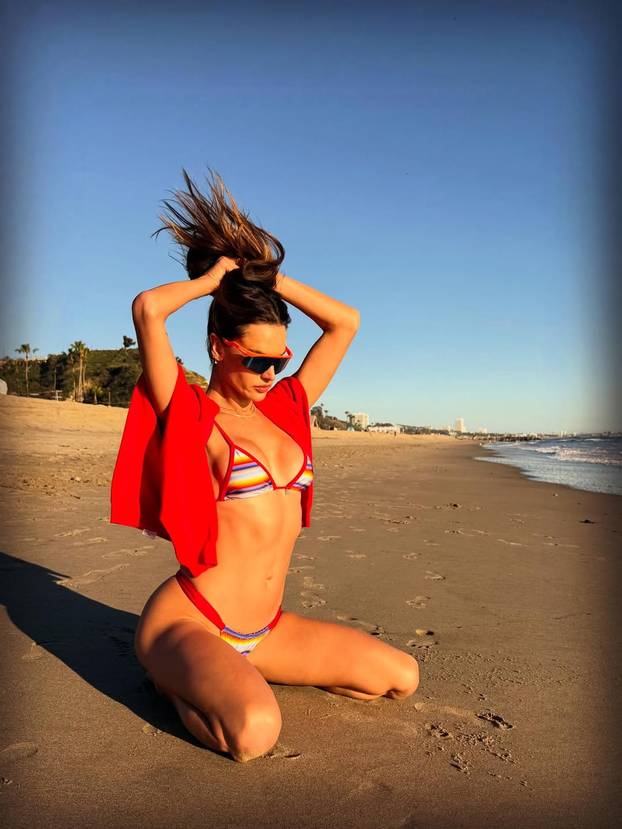 FOTO Poznata "anđelica" često golica maštu tangicama i toplesom, evo kako se mijenjala