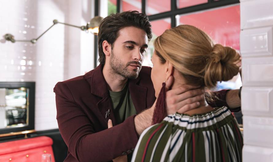 Mlađe i slađe: Zašto 'cougarice' vole samo mlađahnije dečke?