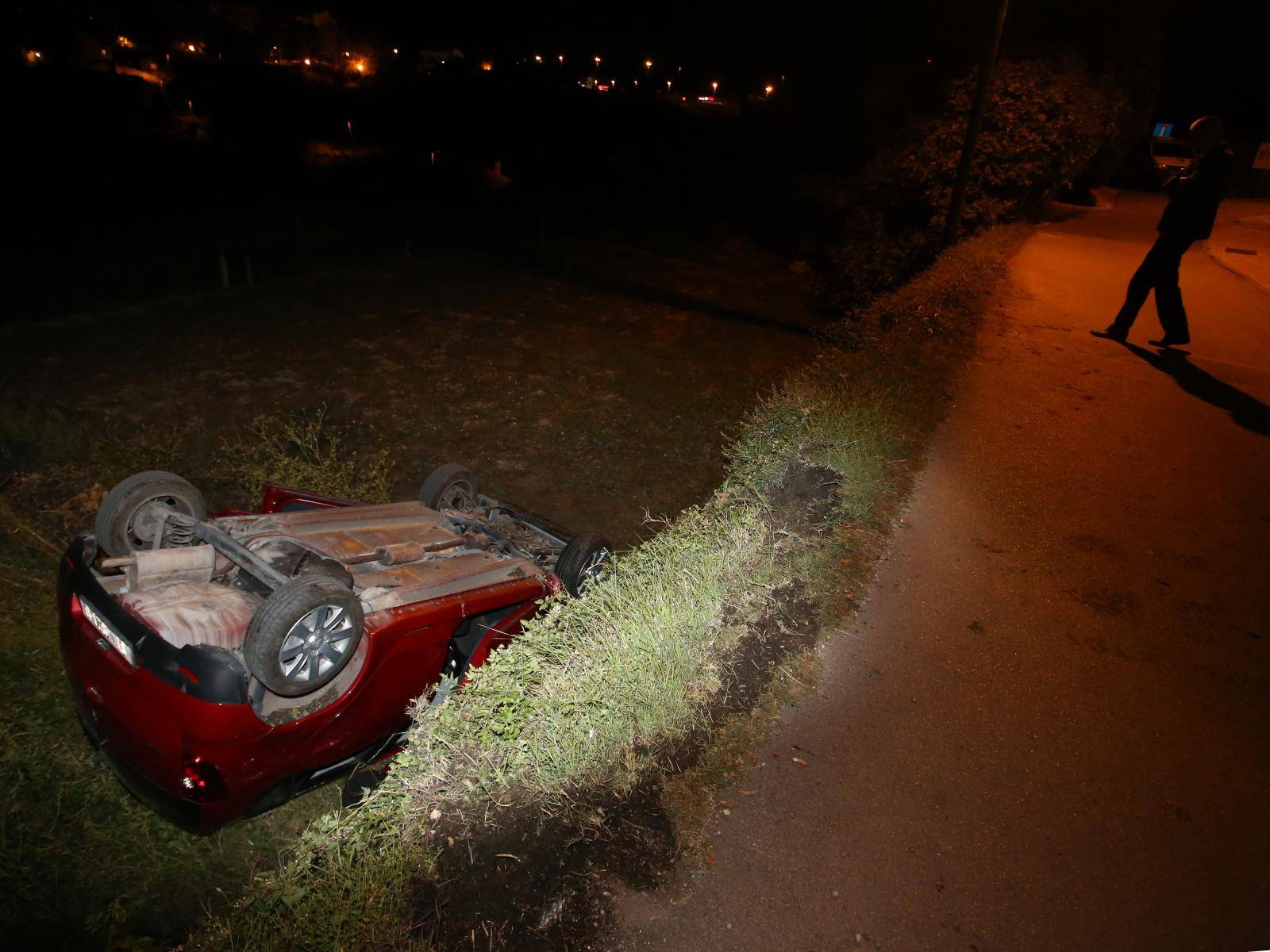 Krš i lom u Splitu: Prevrnuo se na krov, poginula žena u autu
